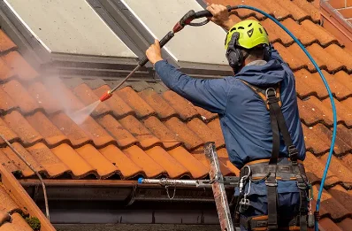 Démoussage et hydrofuge de toiture à Arcey